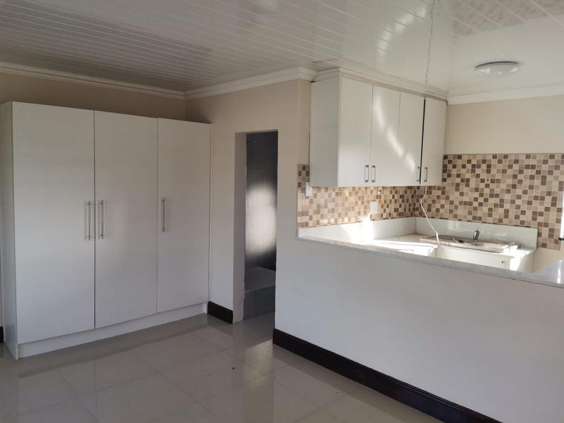 To Let 1 Bedroom Property for Rent in Goodwood Central Western Cape